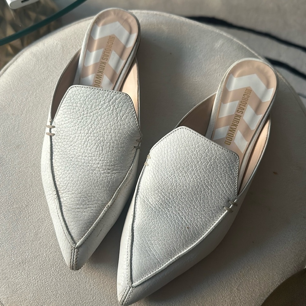 Nicholas Kirkwood Beya white pebbled backless flats
